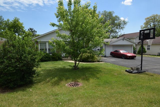 1531 N East End Avenue, Round Lake Beach, IL 60073