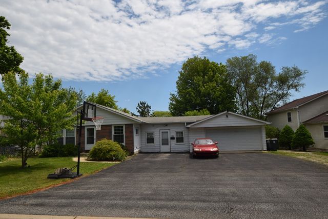 1531 N East End Avenue, Round Lake Beach, IL 60073