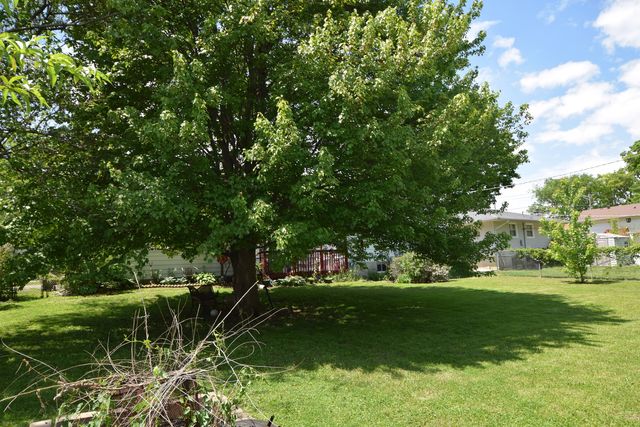 1531 N East End Avenue, Round Lake Beach, IL 60073