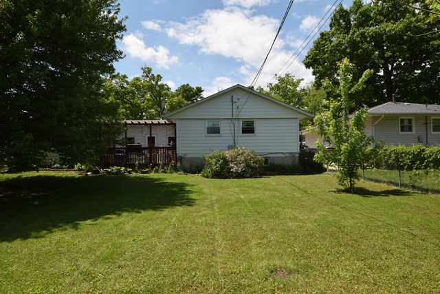 1531 N East End Avenue, Round Lake Beach, IL 60073