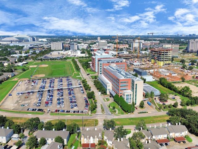 7575 Cambridge Street 1604, Houston, TX 77054