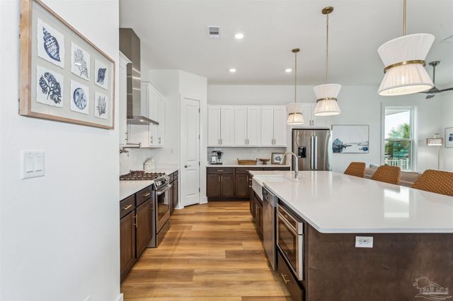 212 Clipper Dr, Pensacola, FL 32507