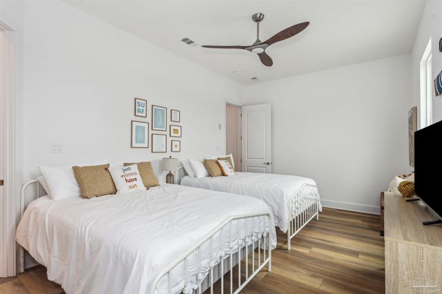 212 Clipper Dr, Pensacola, FL 32507