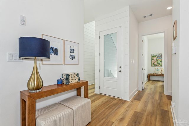 212 Clipper Dr, Pensacola, FL 32507