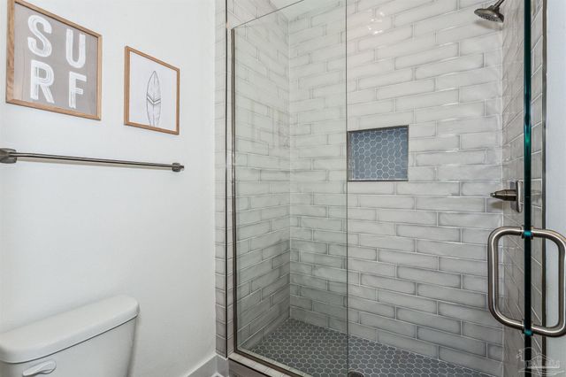 212 Clipper Dr, Pensacola, FL 32507