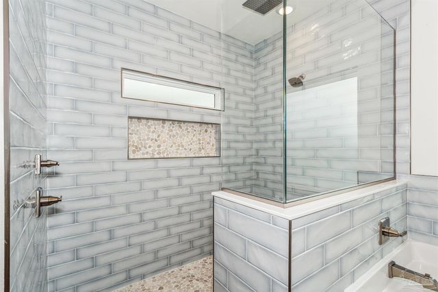 212 Clipper Dr, Pensacola, FL 32507