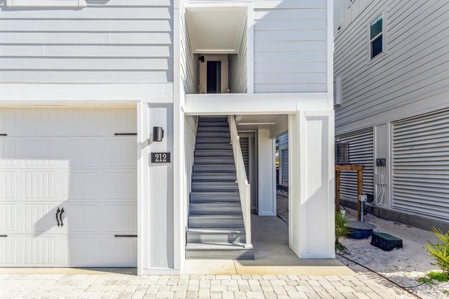 212 Clipper Dr, Pensacola, FL 32507