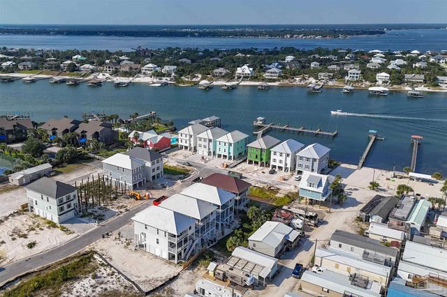 212 Clipper Dr, Pensacola, FL 32507