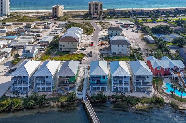 212 Clipper Dr, Pensacola, FL 32507