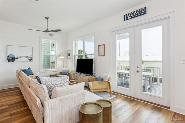 212 Clipper Dr, Pensacola, FL 32507