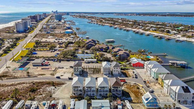 212 Clipper Dr, Pensacola, FL 32507