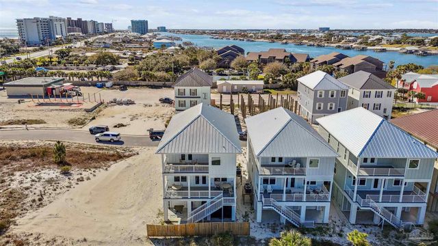 212 Clipper Dr, Pensacola, FL 32507