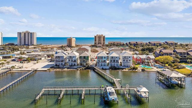 212 Clipper Dr, Pensacola, FL 32507