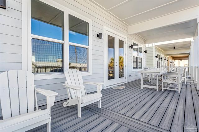 212 Clipper Dr, Pensacola, FL 32507