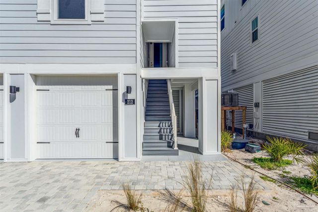 212 Clipper Dr, Pensacola, FL 32507