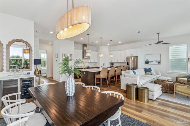 212 Clipper Dr, Pensacola, FL 32507