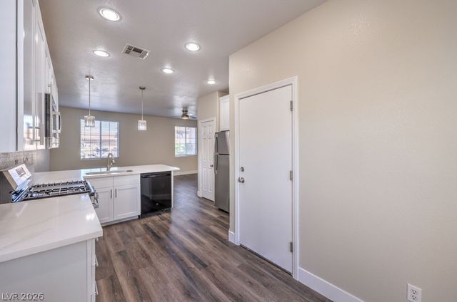 4191 Sparrow Rock Street, Las Vegas, NV 89129