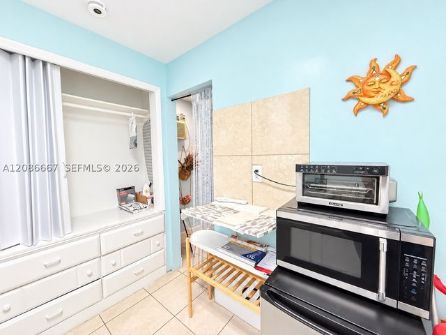 9260 Little River Blvd B, Miami, FL 33147