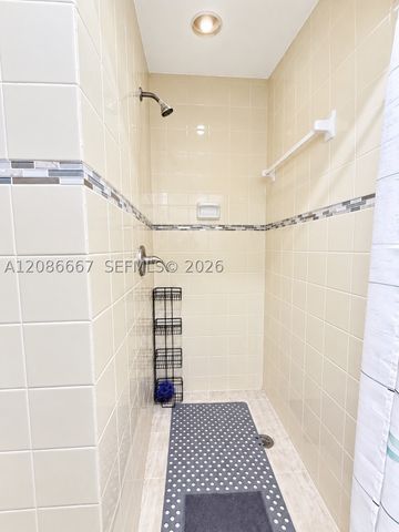 9260 Little River Blvd B, Miami, FL 33147