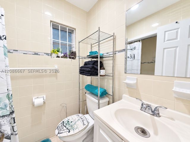 9260 Little River Blvd B, Miami, FL 33147