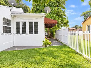 9260 Little River Blvd B, Miami, FL 33147