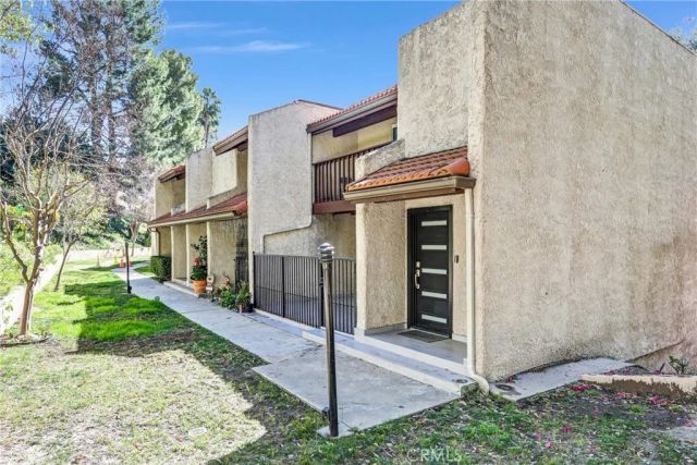 8038 Via Pompeii, Burbank, CA 91504