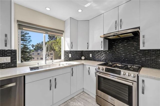 8038 Via Pompeii, Burbank, CA 91504