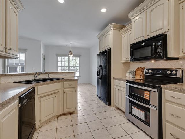 1509 Willow Road, Blanchard, OK 73010