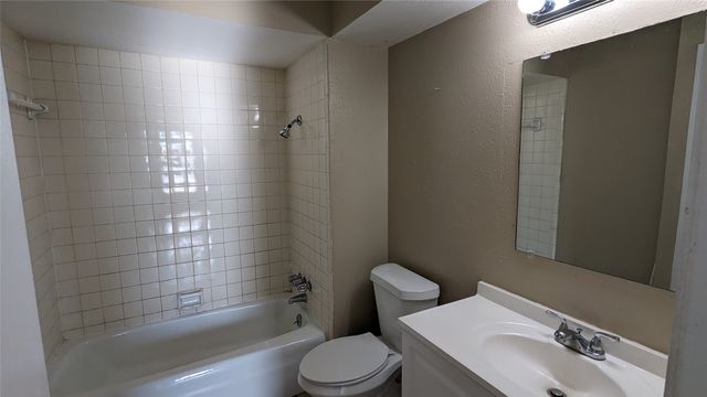 1434 Deborah Avenue, Desoto, TX 75115