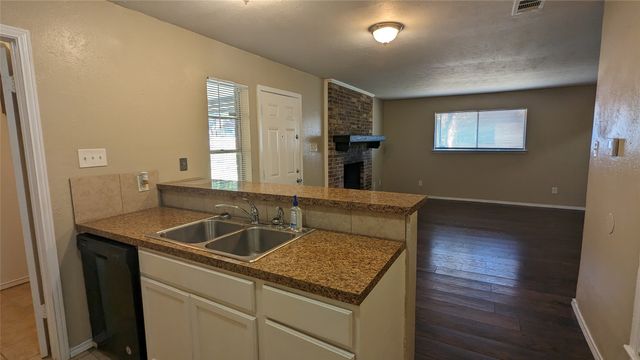 1434 Deborah Avenue, Desoto, TX 75115