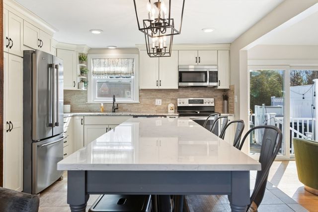 14 Harding Road, Wakefield, MA 01880