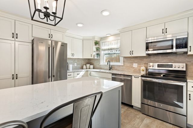 14 Harding Road, Wakefield, MA 01880