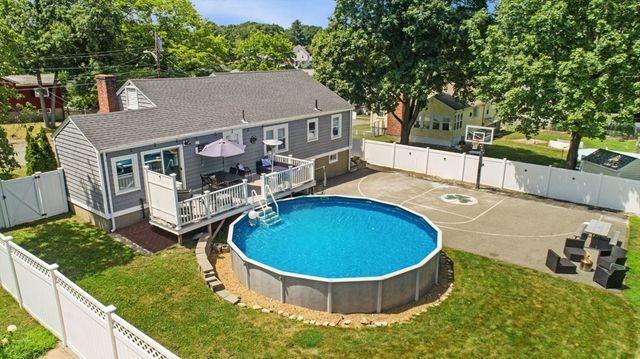 14 Harding Road, Wakefield, MA 01880