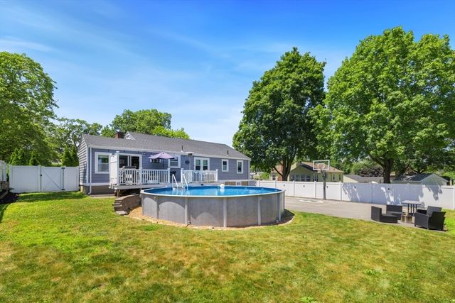 14 Harding Road, Wakefield, MA 01880