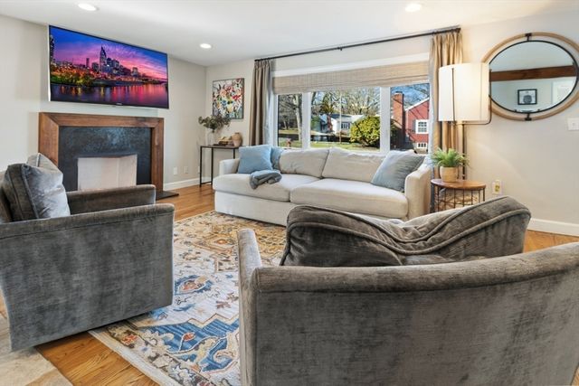 14 Harding Road, Wakefield, MA 01880