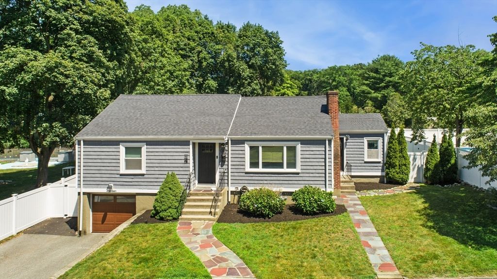 14 Harding Road, Wakefield, MA 01880