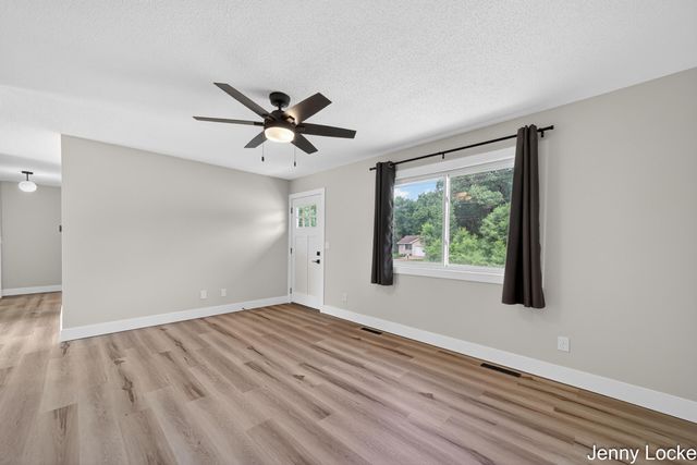 2391 Macarthur Road, Muskegon, MI 49442