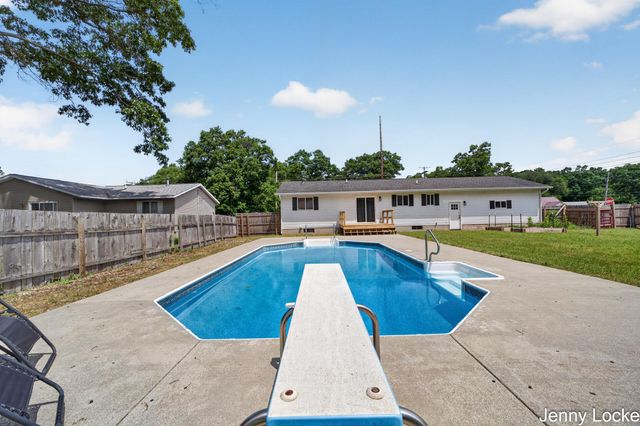 2391 Macarthur Road, Muskegon, MI 49442