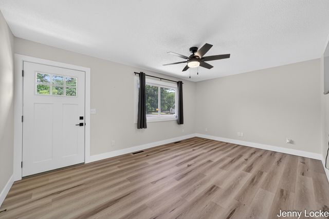 2391 Macarthur Road, Muskegon, MI 49442
