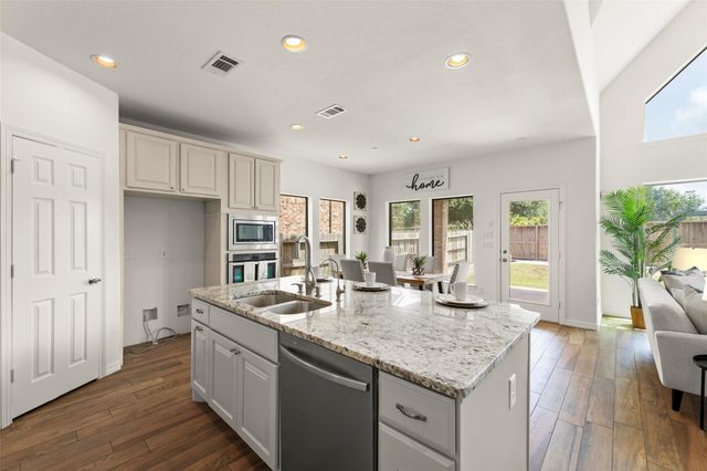 4534 Montcliff Bend Lane, Sugar Land, TX 77479