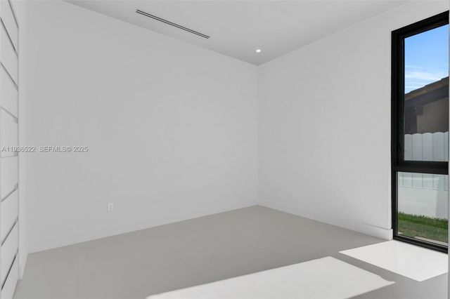 13200 N Bayshore Dr, North Miami, FL 33181