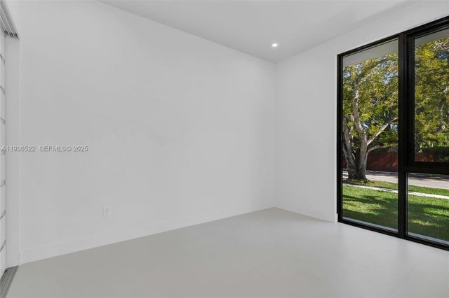 13200 N Bayshore Dr, North Miami, FL 33181