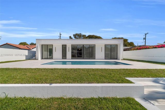 13200 N Bayshore Dr, North Miami, FL 33181