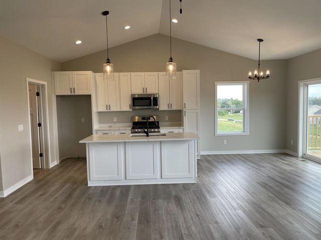 1750 E Kyle Circle, Beloit, WI 53511