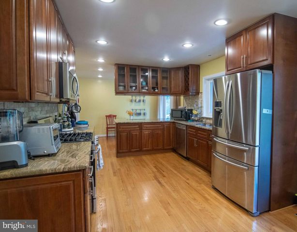 2205 PARKER AVE, Silver Spring, MD 20902