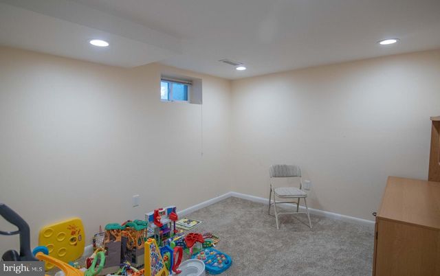 2205 PARKER AVE, Silver Spring, MD 20902