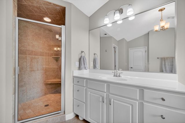 16002 Tanglewood Drive, Urbandale, IA 50323