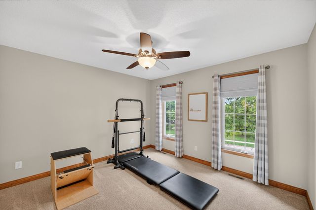16002 Tanglewood Drive, Urbandale, IA 50323