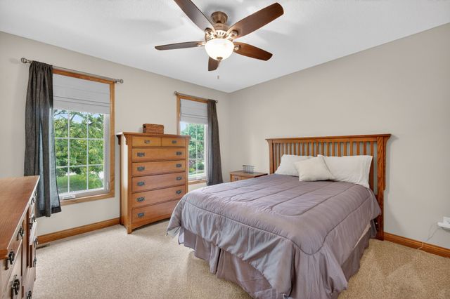 16002 Tanglewood Drive, Urbandale, IA 50323