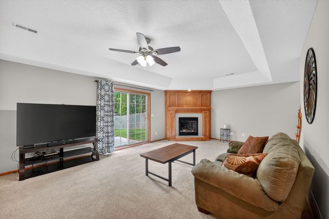 16002 Tanglewood Drive, Urbandale, IA 50323
